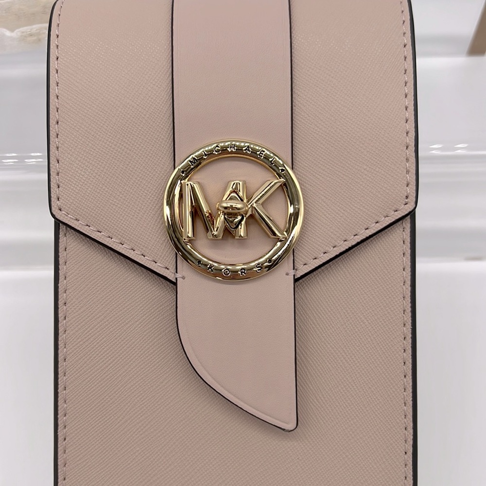 MICHAEL MICHAEL KORS Small Saffiano Leather
Smartphone Crossbody Bag (Soft Pink) - Picture 3 of 16